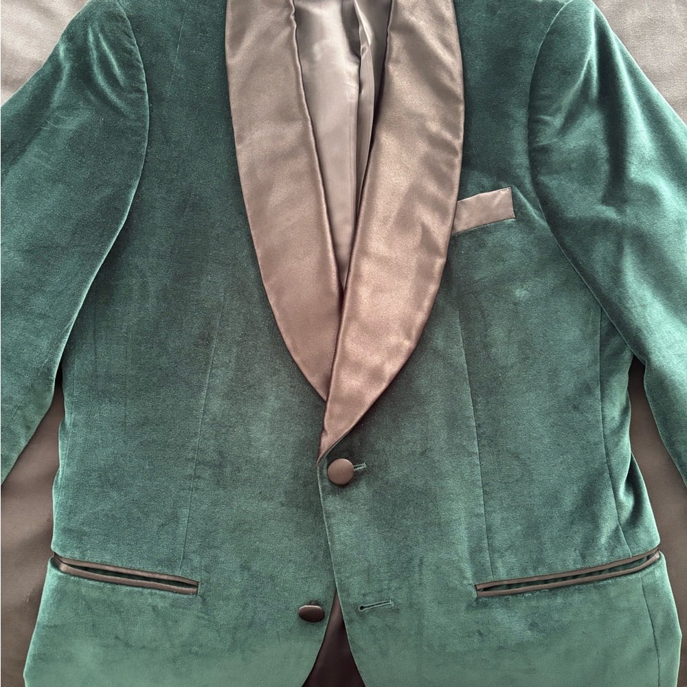Luxurious Green Velvet Tuxedo Jacket